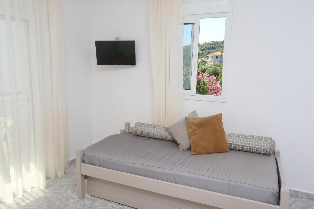 Maison Ciel Agia Paraskevi  Buitenkant foto